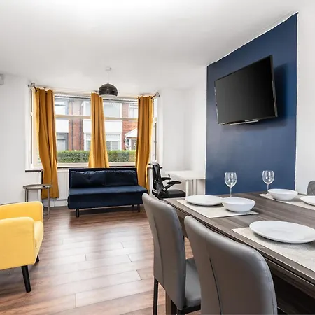 Comfy 3Br Home - Pool Table - Games - Sleeps 8 Manchester Buitenkant foto