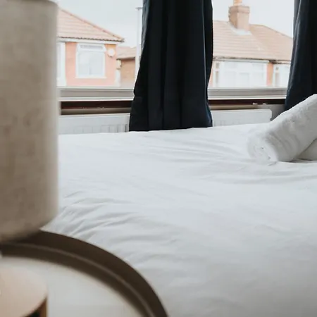 Comfy 3Br Home - Pool Table - Games - Sleeps 8 Manchester Buitenkant foto