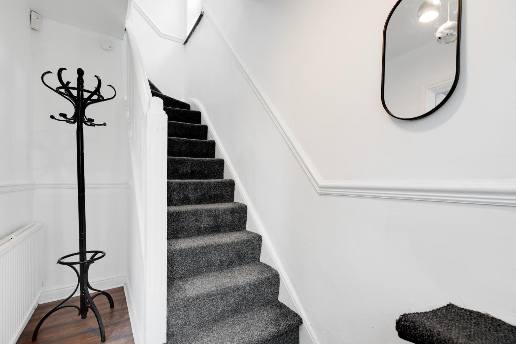 Comfy 3br - Pool Table - Games - Sleeps 8 Vakantiehuis *
